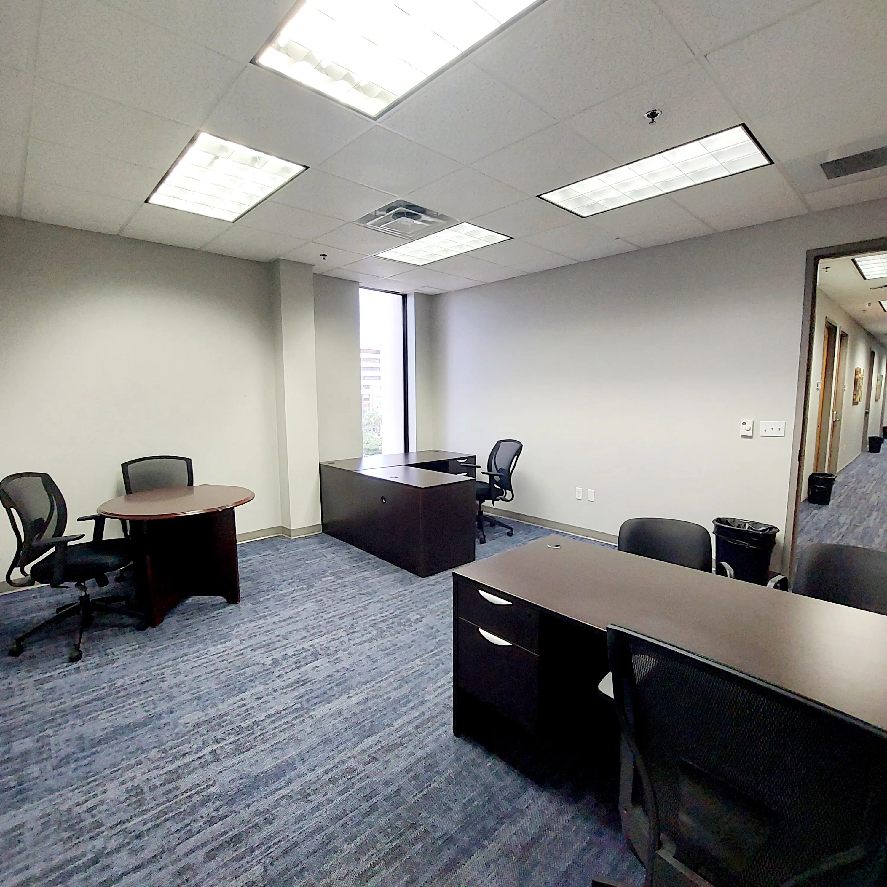 Extra large executive private office